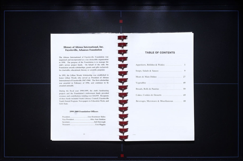 Fayetteville Favorites (2000) - Altrusa Cookbook - Arkansas - 
