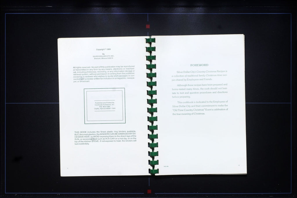 Silver Dollar City Country Christmas Recipes (1989) - Thin Vintage Cookbook