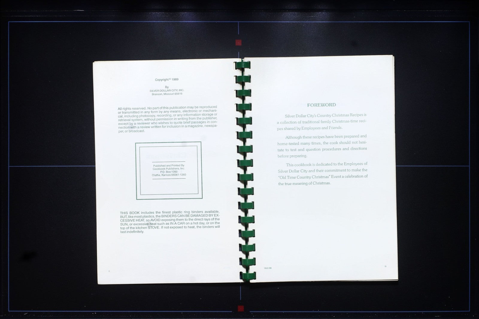 Silver Dollar City Country Christmas Recipes (1989) - Thin Vintage Cookbook