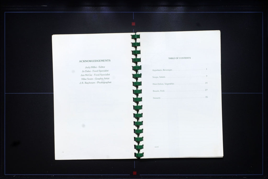 Silver Dollar City Country Christmas Recipes (1989) - Thin Vintage Cookbook