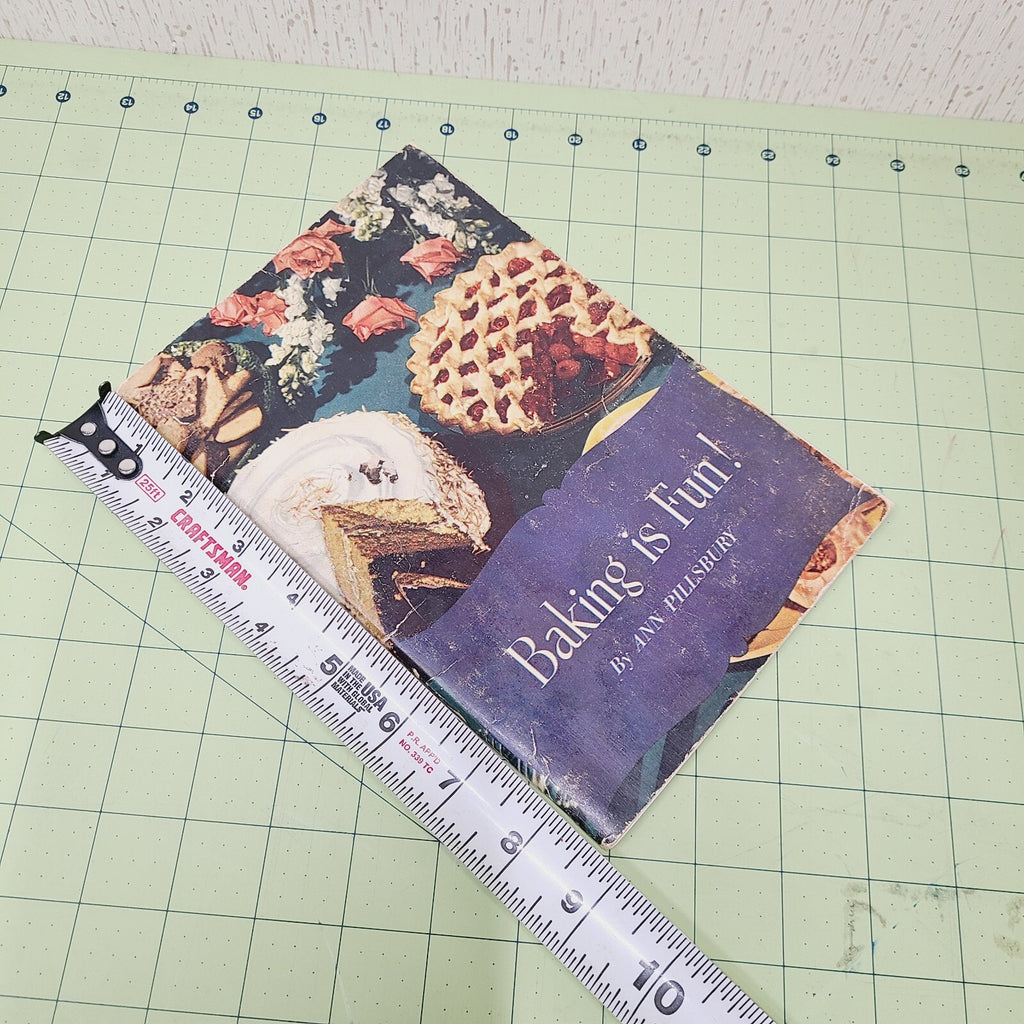 Baking is Fun! (1948) Pillsbury, Ann - Vintage Cookbook - Favorite Recipes