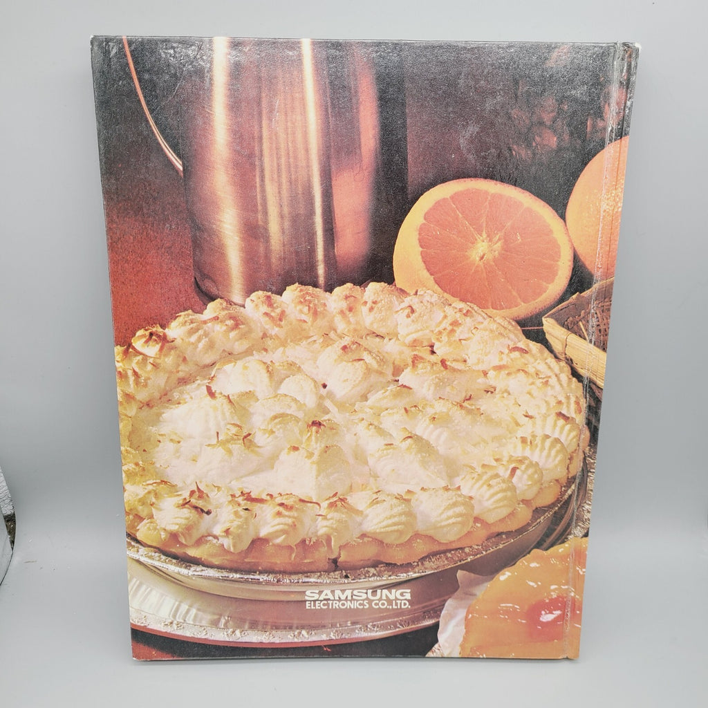 Samsung: The Way to Microwave Cooking (1970s Hardcover Cookbook)